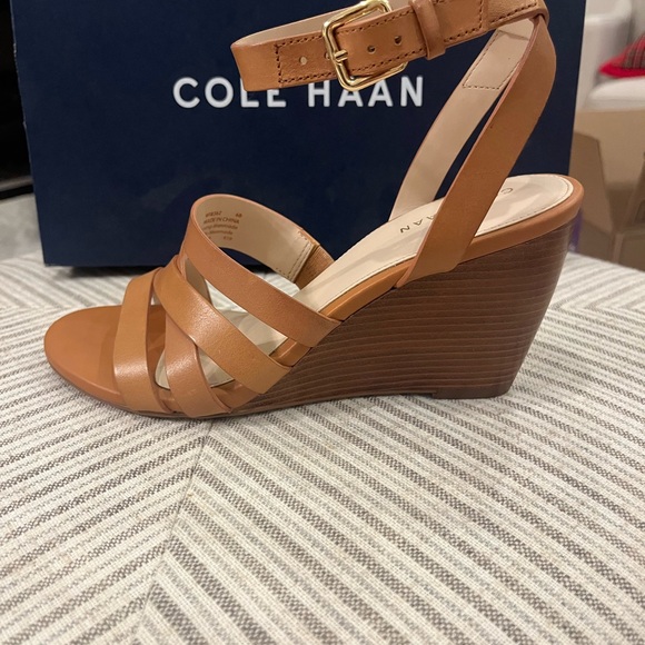 Cole Haan Marietta Wedge Sandal, Pecan Leather Size 6 Women’s Wedge. New in Box. - Picture 3 of 5